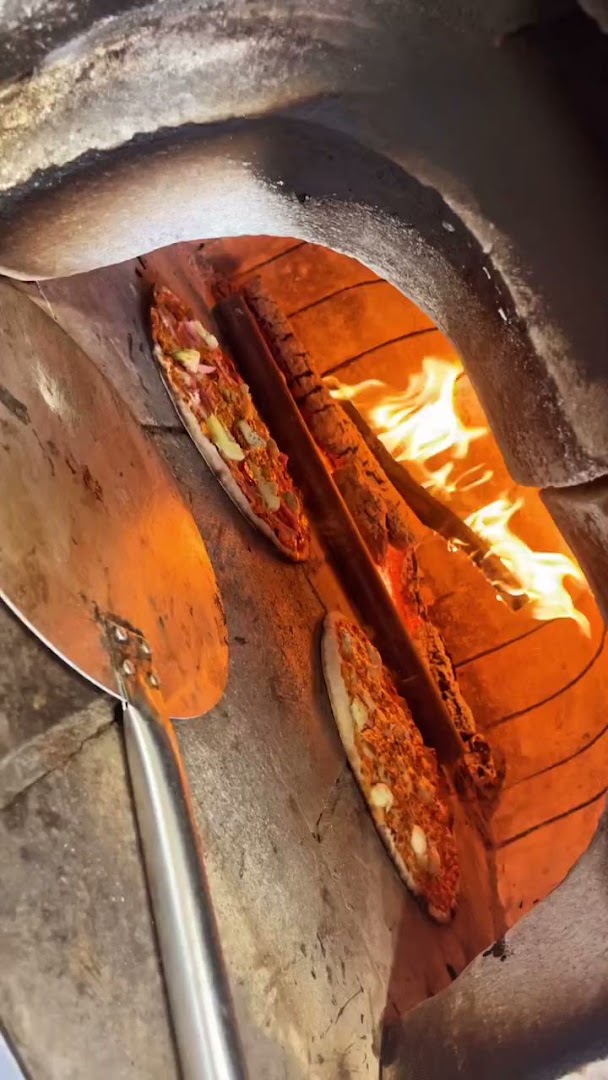 PIZZA RÉGINA · Photos 8